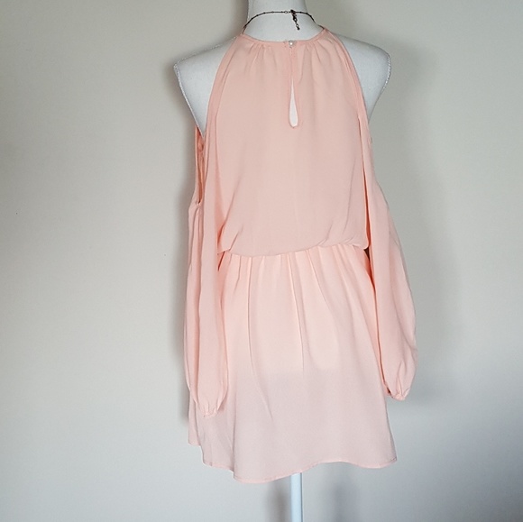 Off the shoulder dress - Picture 2 of 3